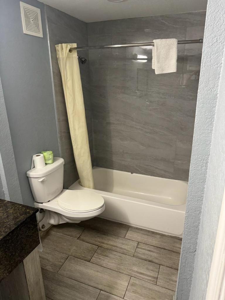 Midtown Lodge Jacksonville Bagian luar foto