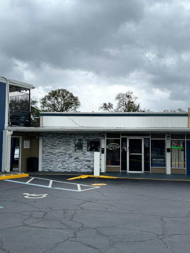 Midtown Lodge Jacksonville Bagian luar foto